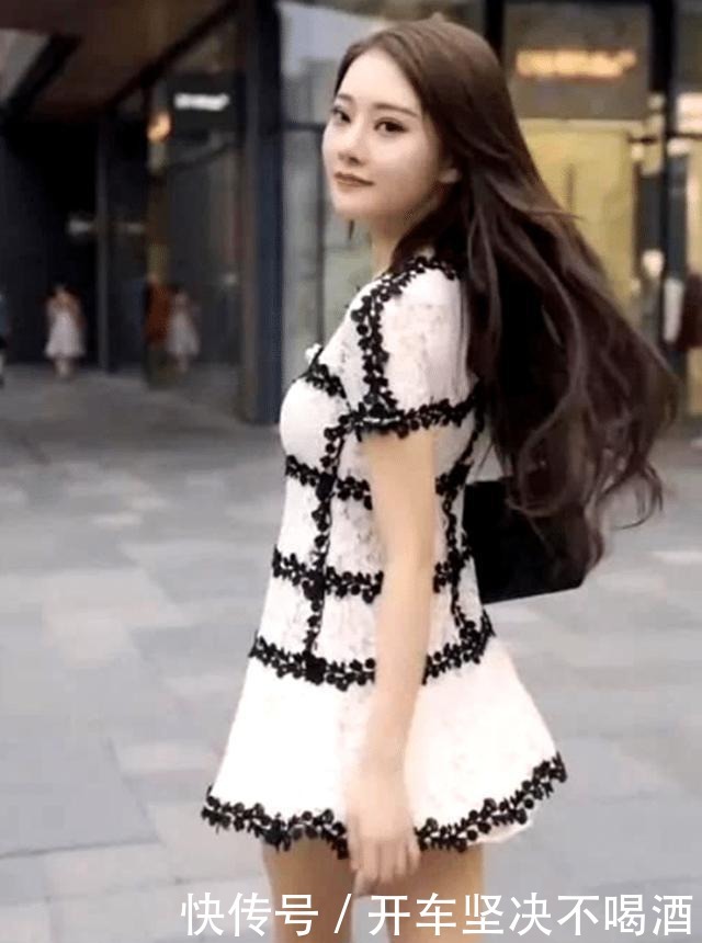 出游|小姐姐穿着公主裙出游，这颜值别浪费，出道去表演吧