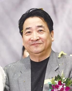 《曲苑杂坛》突然停播,被骂不伦不类,央视一姐汪文华为何得罪姜昆