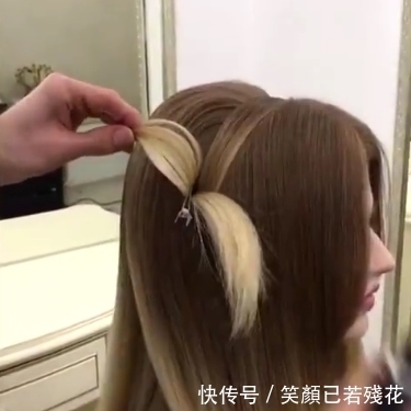 女孩|男发型师用女孩的头发做出一朵花,女孩高兴的连连向他道谢