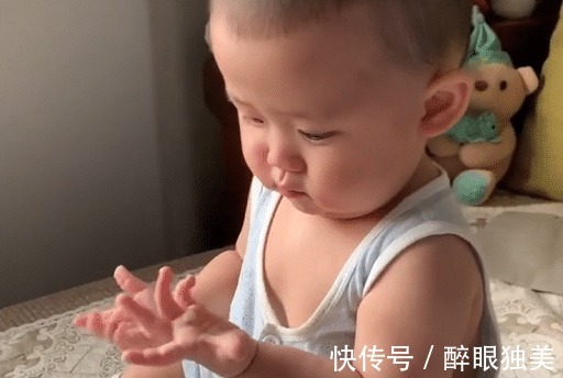 怀疑人生|“贪心奶爸”逗娃火了,娃已怀疑人生太难了,我实在是太难了!