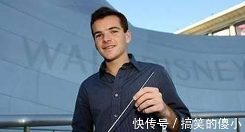 弟弟$法国哥哥来中国看弟弟,一上餐桌就愣了:你们这是在吃啥?