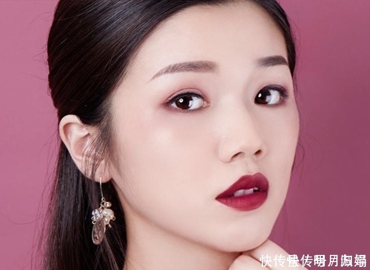 口红|黄皮巧涂这四个色的口红,素颜也巨显气色,亮白提升三个档!