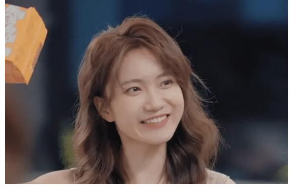 马董|《心动4》洪成成去剪发,意外暴露真实牙形,难怪被马子佳拒绝