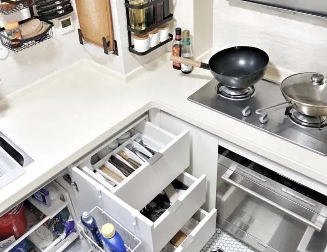 布置|同样是小厨房，瞧瞧人家会布置的，我怎么就没想到呢，活该不好用