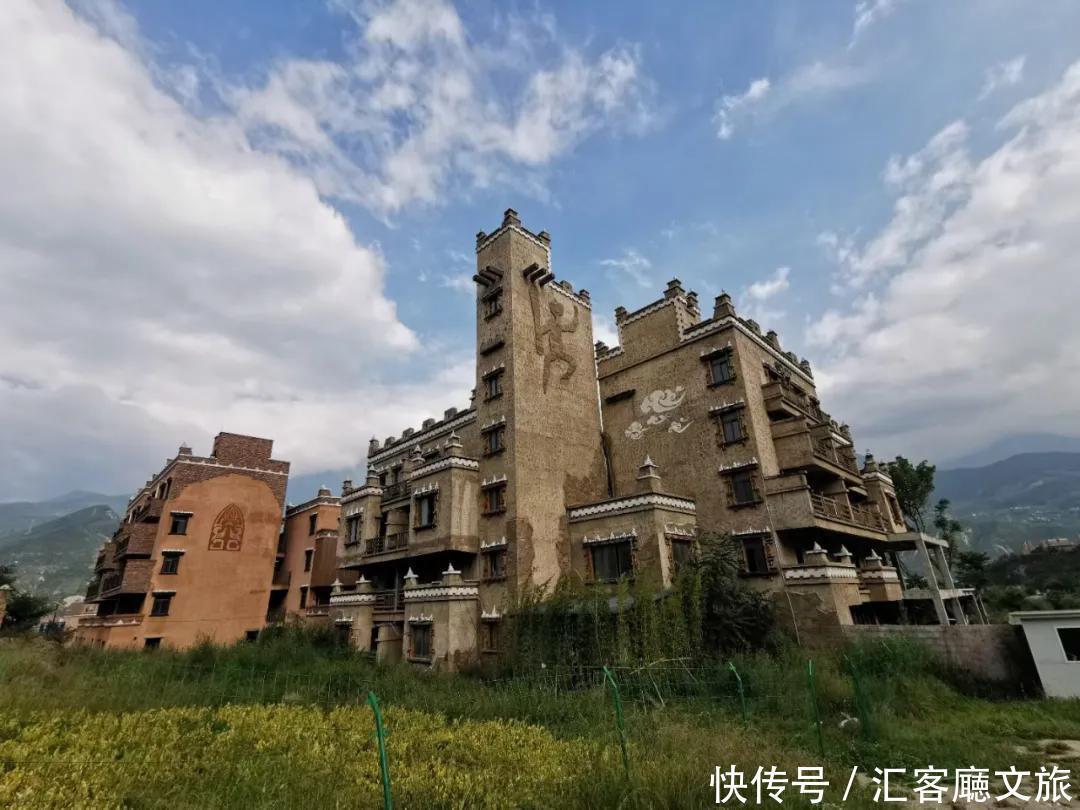 莎朗|2021端午,四川茂县民众载歌载舞欢度羌族“瓦尔俄足”节