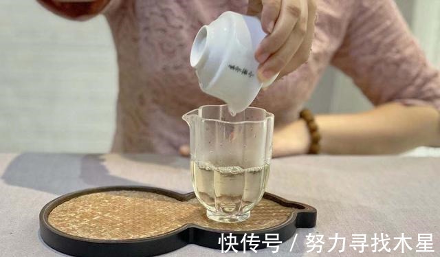 茶汤|绿茶苦涩,红茶清甜,白茶没味道如同白开水真是这样吗!