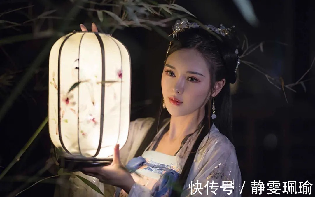 荷叶@李商隐最撩妹儿的一首诗,全诗28个字翻译过来就是“矢志不渝”