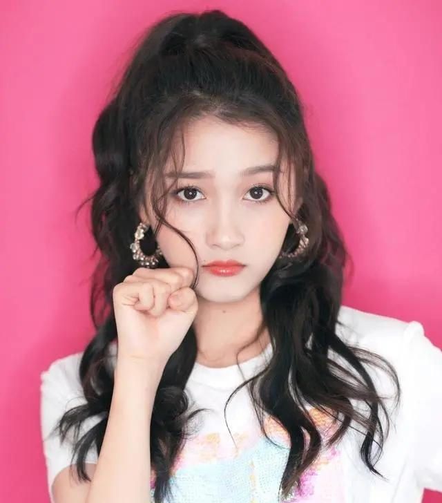 额头|你扎“高马尾”还是“低马尾”好看,关键看这3点,扎错拉低颜值