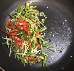  冰箱里有带鱼，送您美味的家常带鱼做法，试试吧