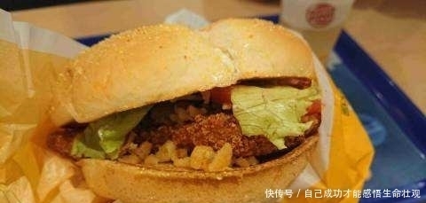 外国|外国的汉堡罐头,保质期成最大亮点,网友应该在包装上加上一句话