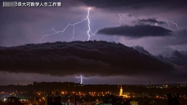 暗物质 如果看到笔直的闪电，你可能是第一个观察到暗物质的人？