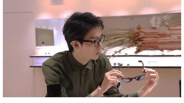 和楊洋師出同門,參加《青你3》脫穎而出,21歲的他未來可期