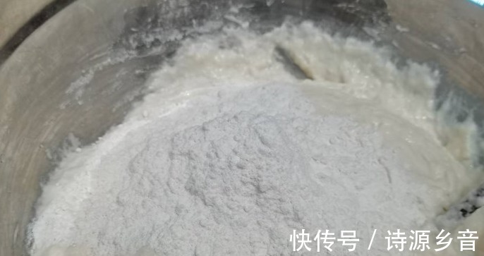 自制|这样制作凉皮,清水洗出面筋,蒸上就是凉皮,晒干就是粉皮干!