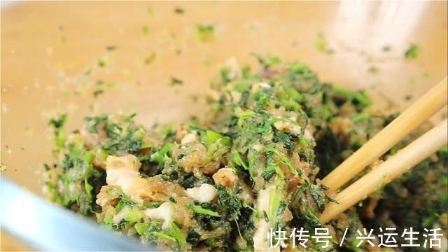 菠菜|入冬了,我们家迷上吃这个,不和面不揉面,皮薄馅大,营养又美味