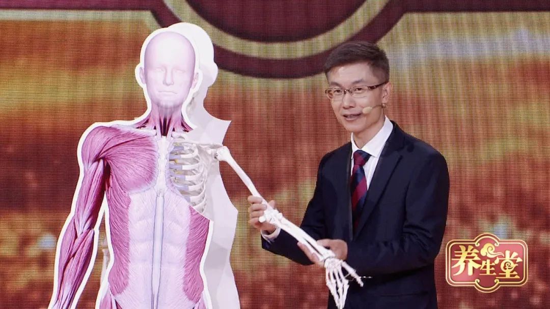 肩膀疼痛|肩膀疼痛乏力?坚持做两个动作,肩膀越来越舒服