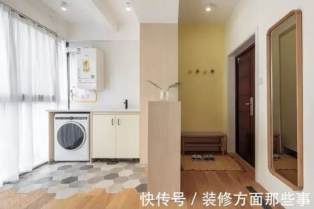 二居室|85m2 原木风二居室,玄关柜分割洗衣房和玄关
