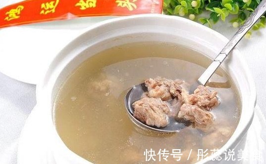 炖排骨时，万万别直接焯水了！牢记这两点，排骨滋味美还香浓