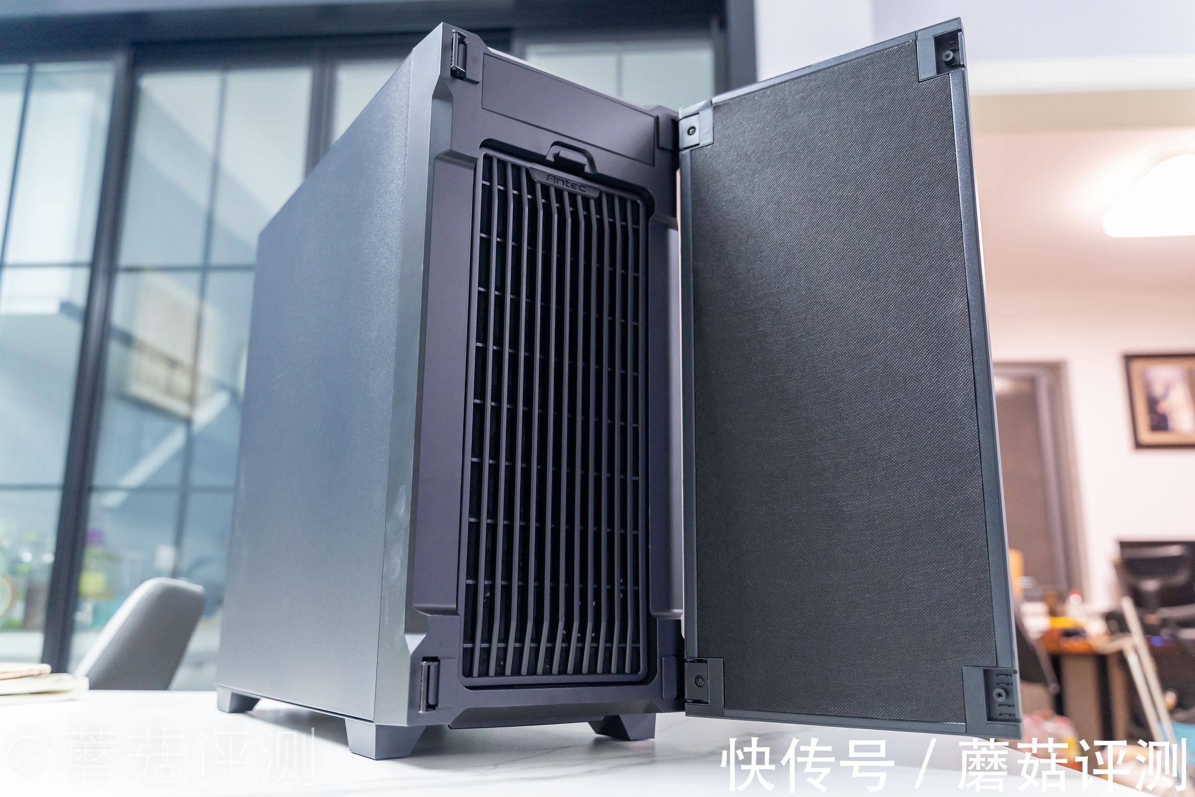 华擎|安静低调，博士小姐姐的选择、安钛克 Antec P10 Flux中塔静音机箱评测