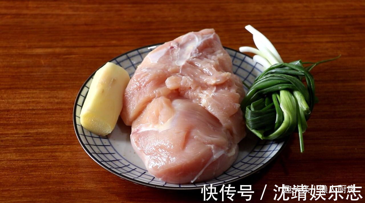 教你鸡胸肉最香的做法，外皮酥脆，肉嫩不柴，怎么吃都吃不腻