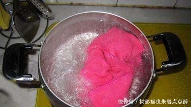 毛巾用久了又臭又滑，保洁阿姨用这几招清洗一遍，洗完跟新的一样