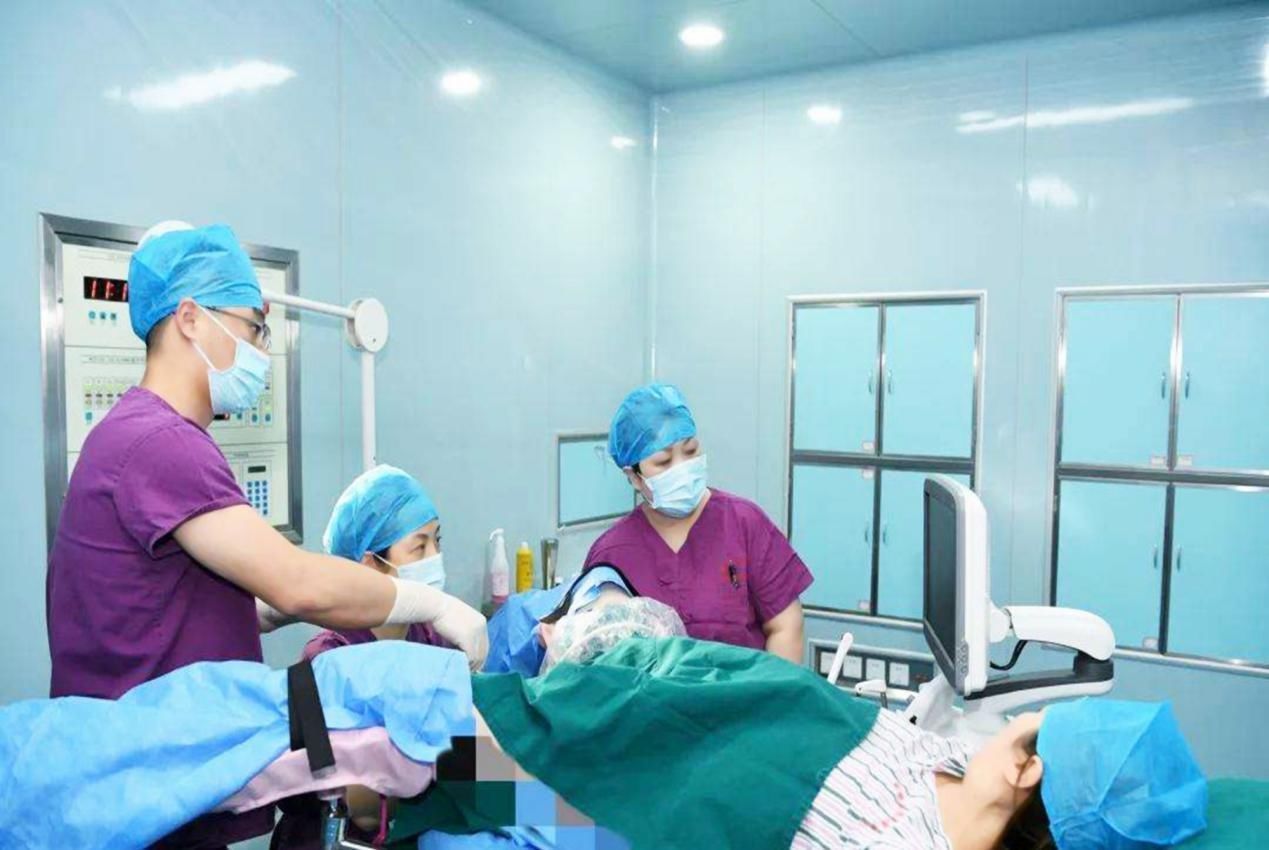 帘子|“生个孩子，尊严都没了”，宝妈回忆生产脱裤子只是“开胃菜”