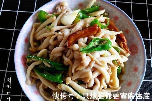 全家人素食晚餐，四菜一汤，美味健康，全家人都吃饱了