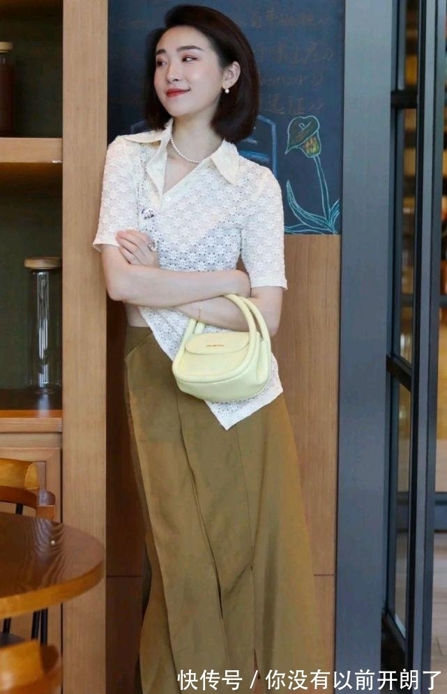 宽松|怎么穿搭才能成为精致的女人?简约休闲风就很高级,值得细细品味