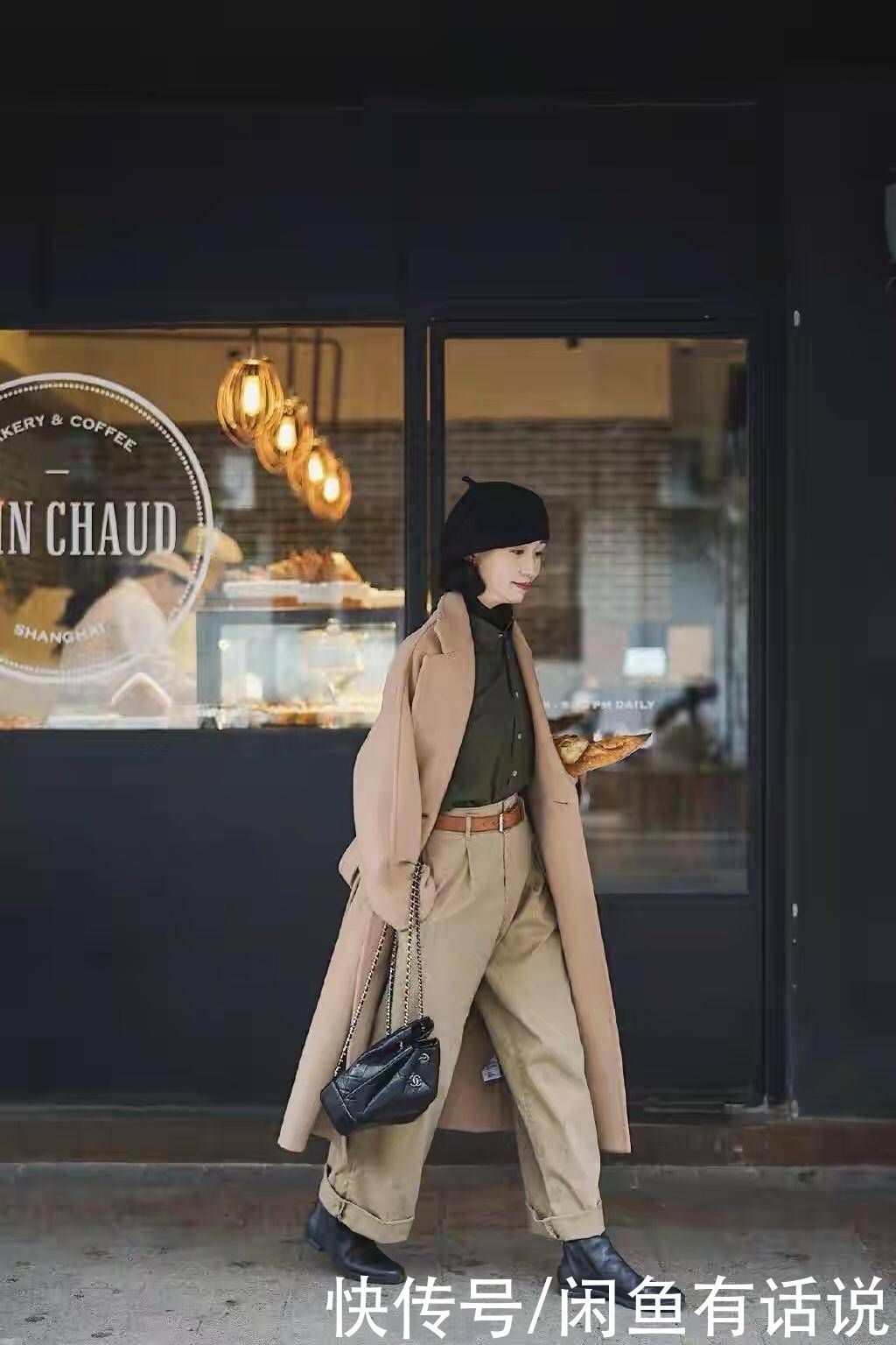 半身裙|女人上了年纪也要优雅,穿大衣尽量别搭打底裤,学三木妈妈就行了