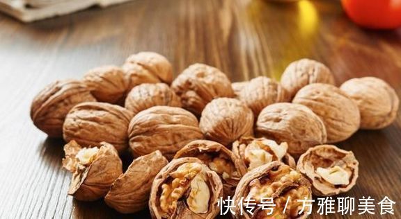 长寿果|核桃是长寿果，但核桃并不适合所有人吃，6类人最好别吃。