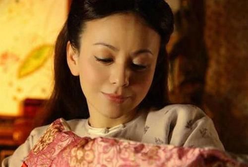 哺乳|古代女人明明自己可以哺乳,官宦之家为何还要请乳娘呢?