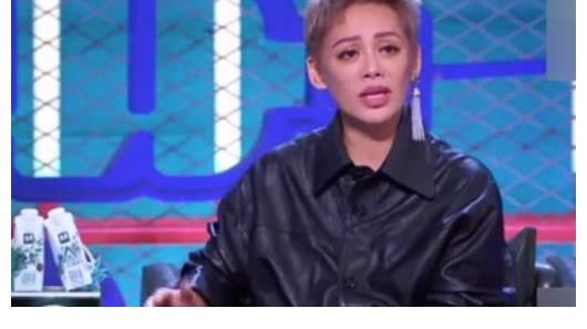 王建国|又把不礼貌当耿直!《脱口秀》宁静屡次冷场被王建国怼,听着真爽