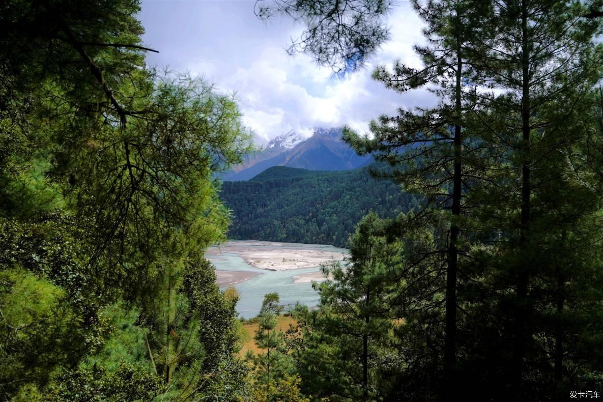 独自自驾游 欣赏最美的岗云杉林 体验环藏之旅的慢生活