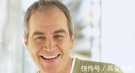 衰老|加速男性衰老的行为,抽烟喝酒没上榜,很多男性败给了第一件事