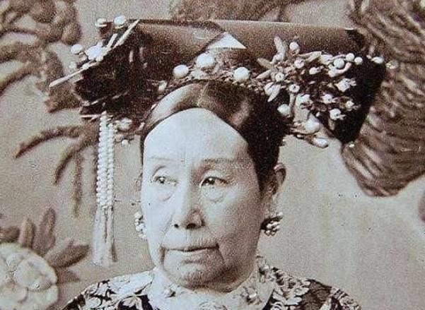 故宫博物院|慈禧的三件私人女性用品,有一件羞于见人,现被珍藏在故宫博物院!