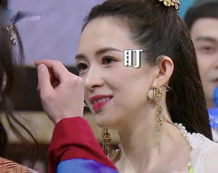 王牌剧本太明显，因嘉宾咖位太大不敢较真，关晓彤花花沈腾被淋成落汤鸡！