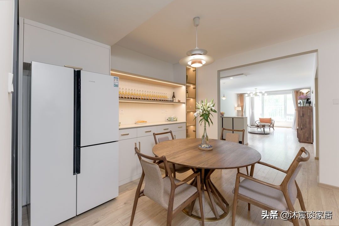 实用|她家不做吊顶也不做背景，不断给空间“减负”，真是越简单越好看