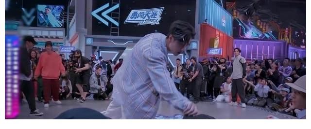 张艺兴|《街舞4》队长开场白，王一博称拿过一次冠军，第四季目的很简单