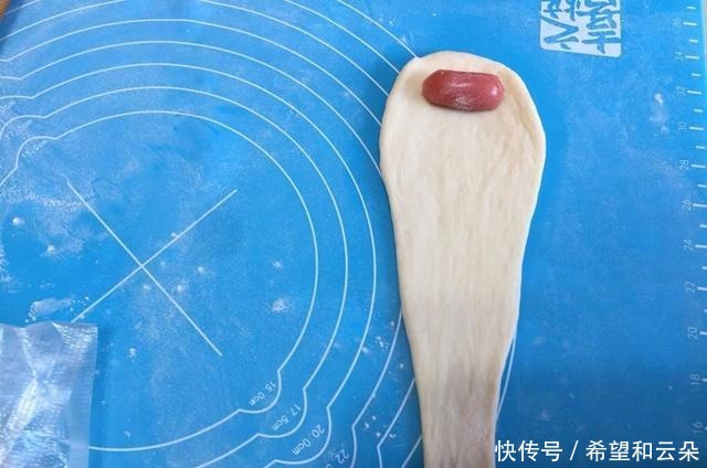 韧性|牛角夹心小面包就这样做,松软香甜,放两天也不硬,孩子超级爱吃