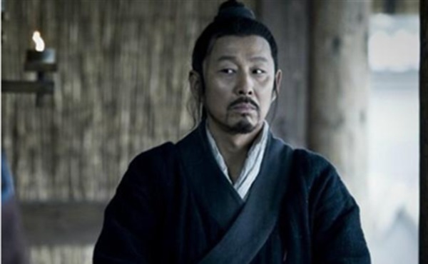 君臣&刘邦称帝后,为免父亲向自己行跪拜礼,想出一法子,后世沿用千年