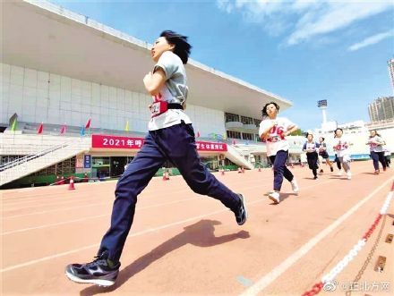 呼和浩特市26496名学生参加中考体测