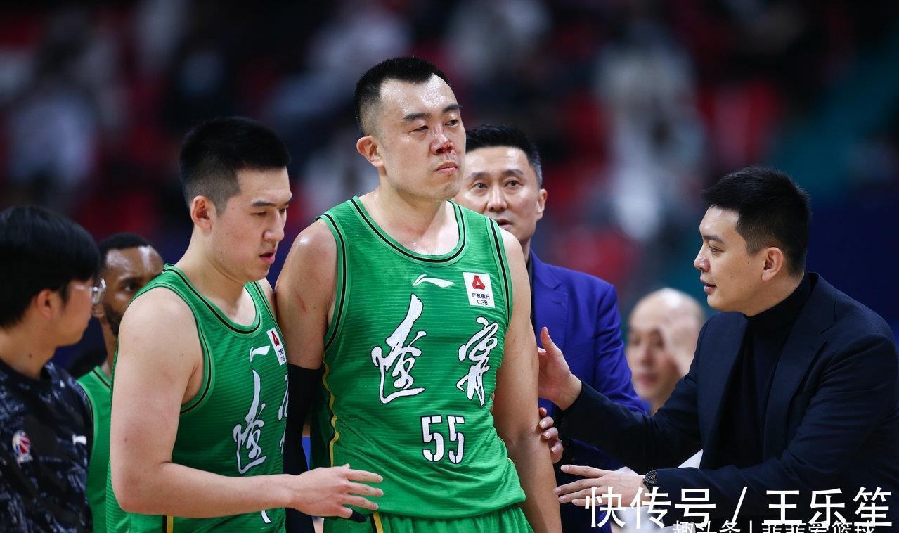 广东男篮|输22分!杜锋愤怒,易建联撞伤胡金秋,曾繁日垫脚孙铭徽引冲突