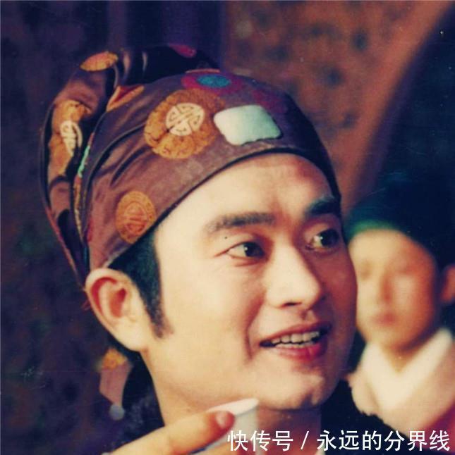 薛家$红楼梦:薛姨妈被贾母“软勒索”,有苦说不出,王夫人也无可奈何