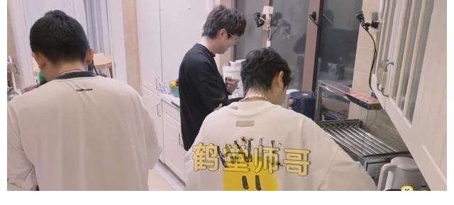 孟鹤堂、尚九熙做客《毛雪汪》,被李雪琴带“跑偏”,满嘴东北味