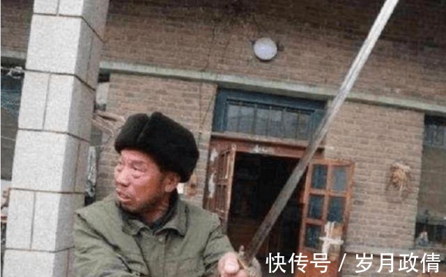 专家!老人以500万高价售出一把宝刀,却为什么引来专家和网友的指责