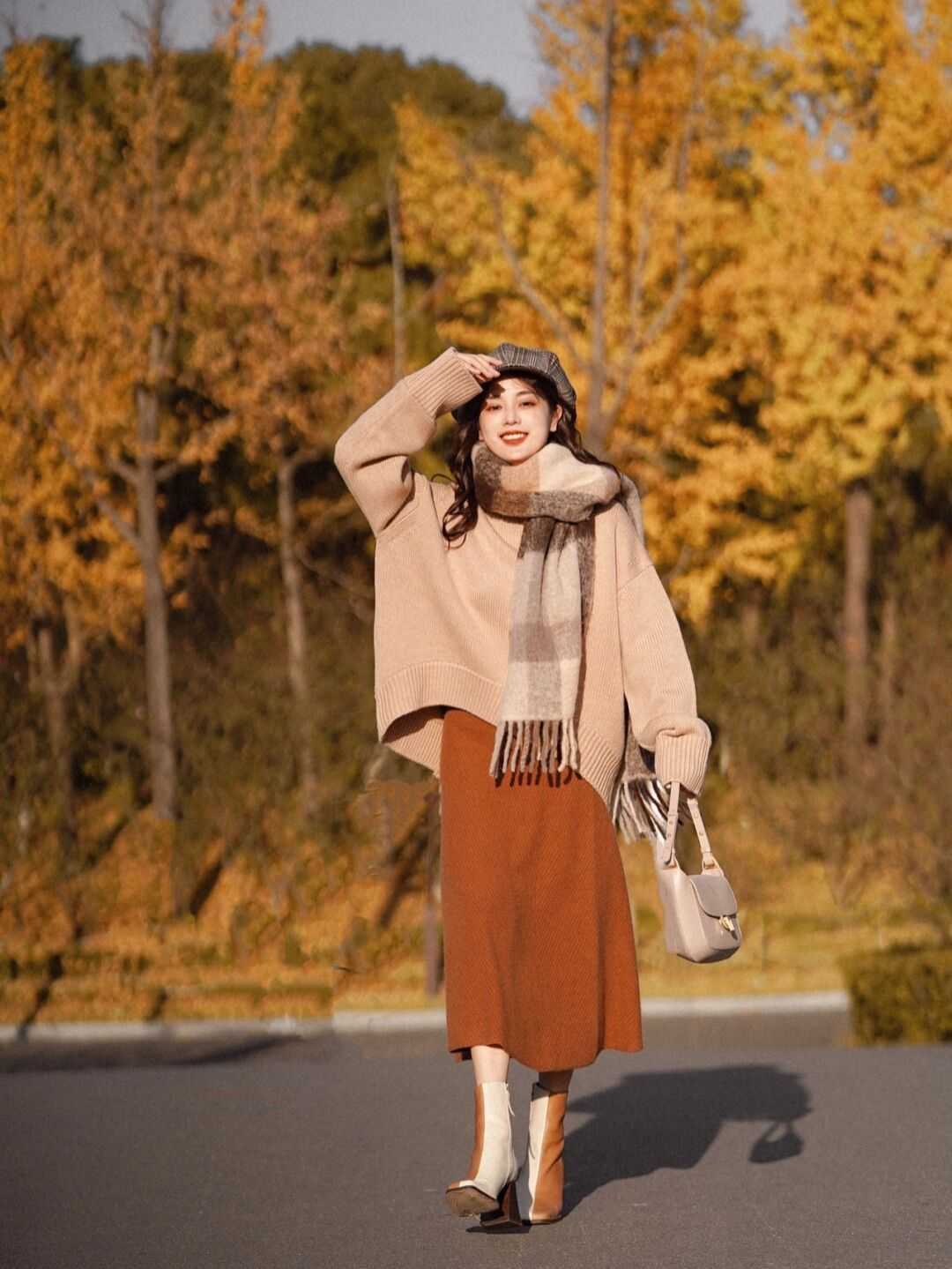 自然色|天冷了,为什么建议“毛衣搭配半身裙”,时髦精们的示范给你答案