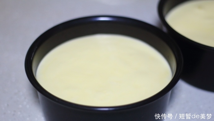 炎热的夏天,来一份酸酸甜甜的百香果慕斯,解暑又开胃!