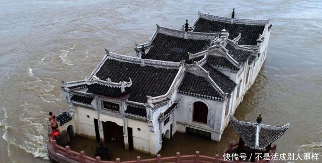 湖北“最牛”古建筑，屹立江面700年不倒，如今已成著名风景线