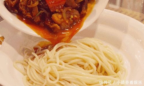 一首《可可托海的牧羊人》唱响春晚，让伊犁惊艳了全世界！