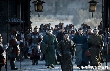 齐王|韩信使刘邦成就了霸业，如果当时韩信自立为王，结果会不同吗？