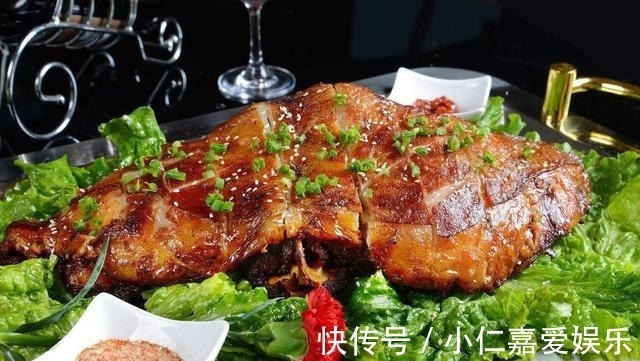 澳洲電視臺:白人扮演武則天吃蟑螂惹眾怒,真實的唐朝到底吃啥